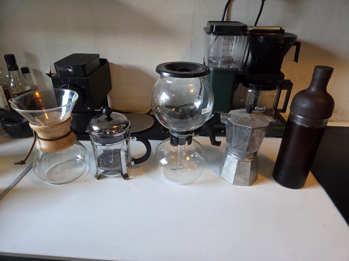 /media/coffee-brewers.jpg