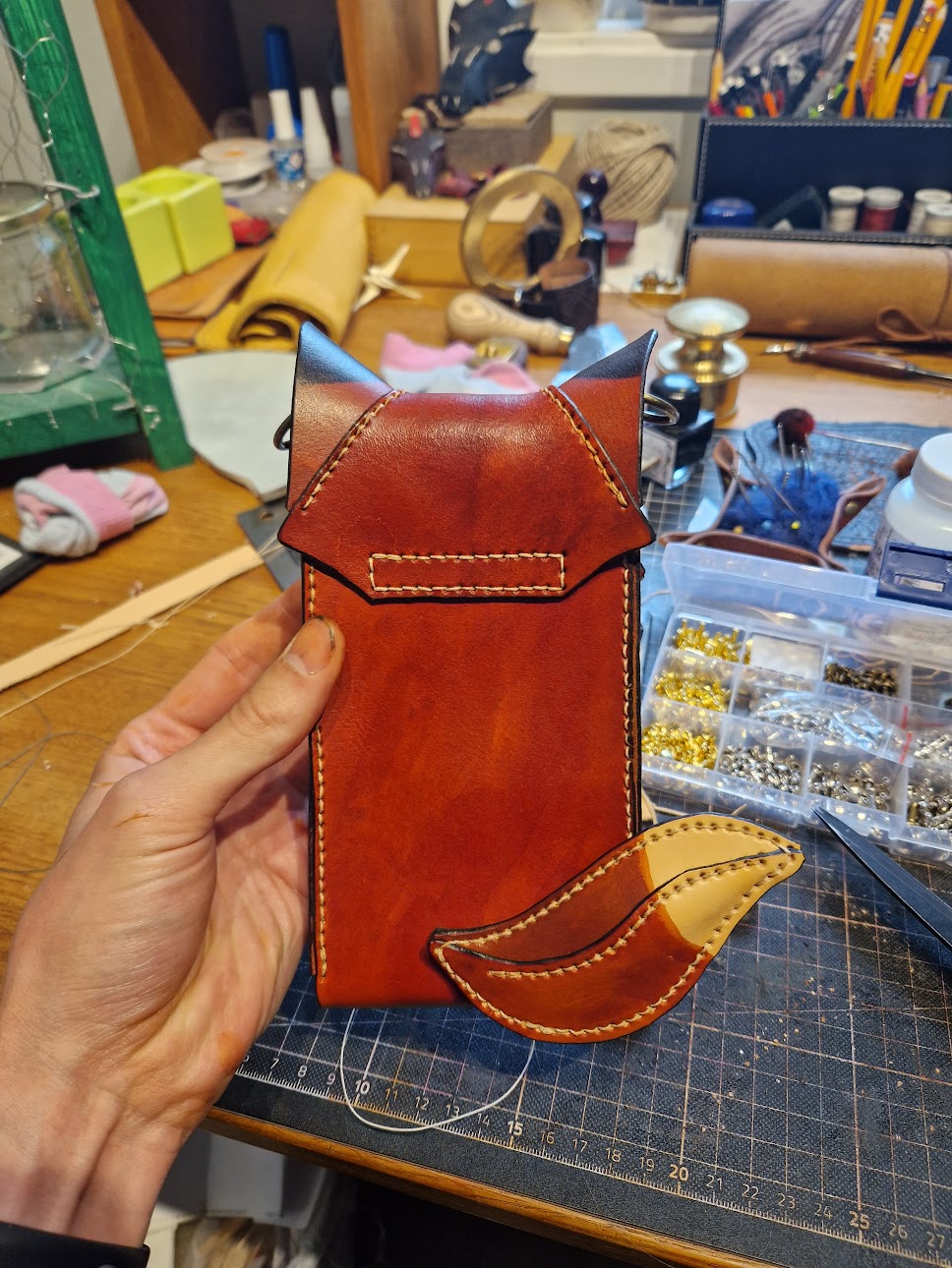 /media/leather-fox-pouch-7.jpg